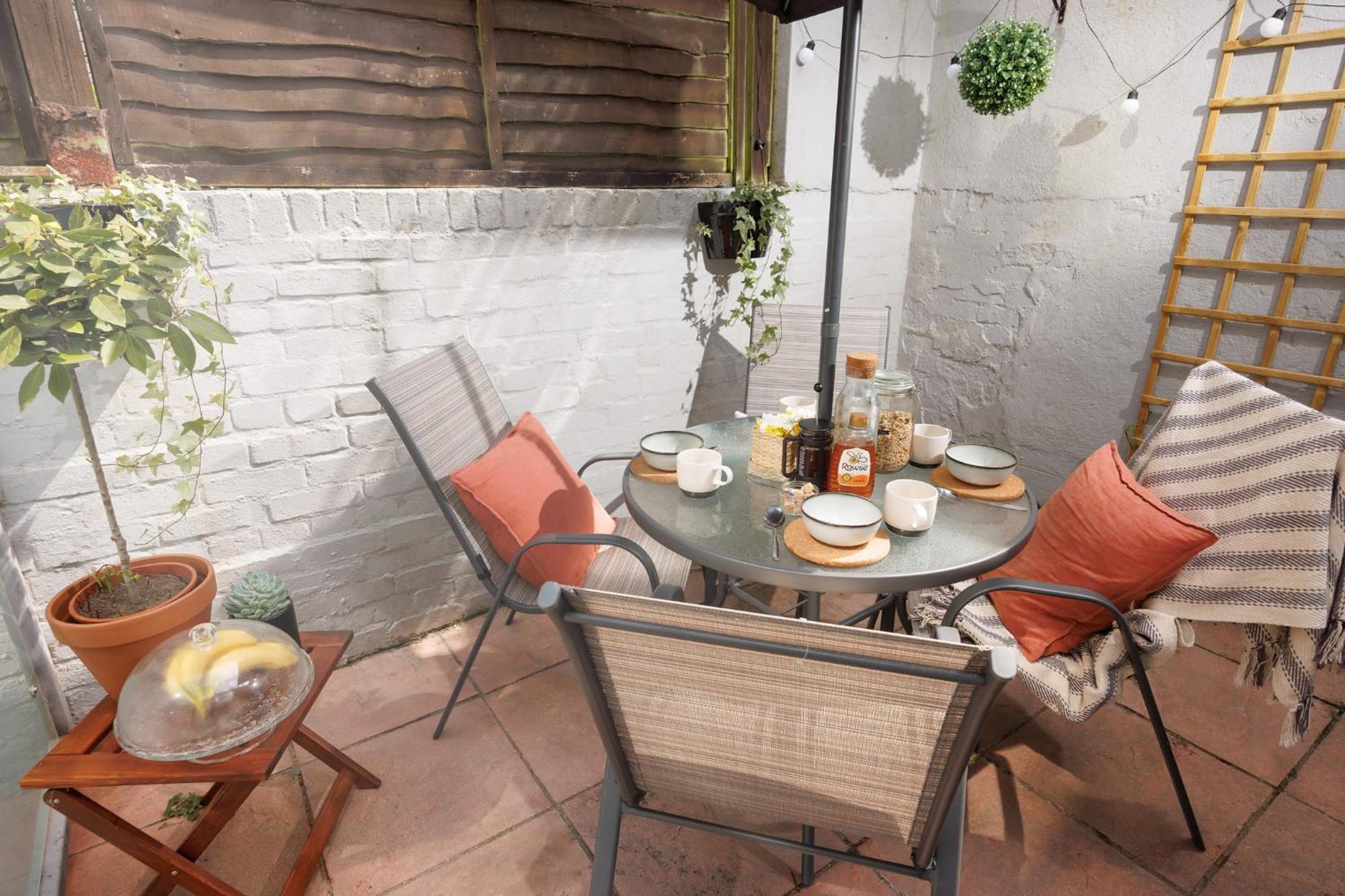 New Luxury For 2024 - Central Plymouth House - Sleeps 10 - Access To Plymouth Town - Close To The Barbican - Pets Welcome - Parking Available - By Luxe Living By Sophia 外观 照片