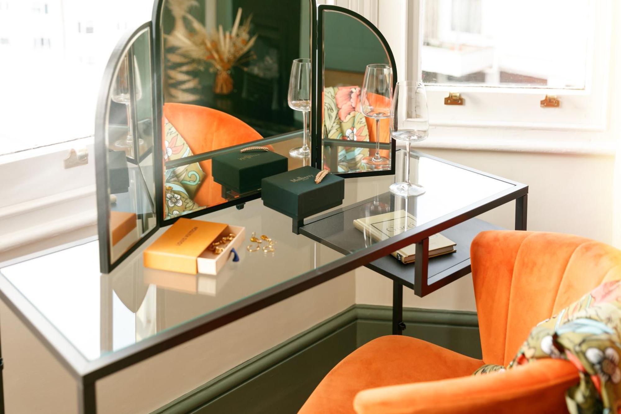 New Luxury For 2024 - Central Plymouth House - Sleeps 10 - Access To Plymouth Town - Close To The Barbican - Pets Welcome - Parking Available - By Luxe Living By Sophia 外观 照片