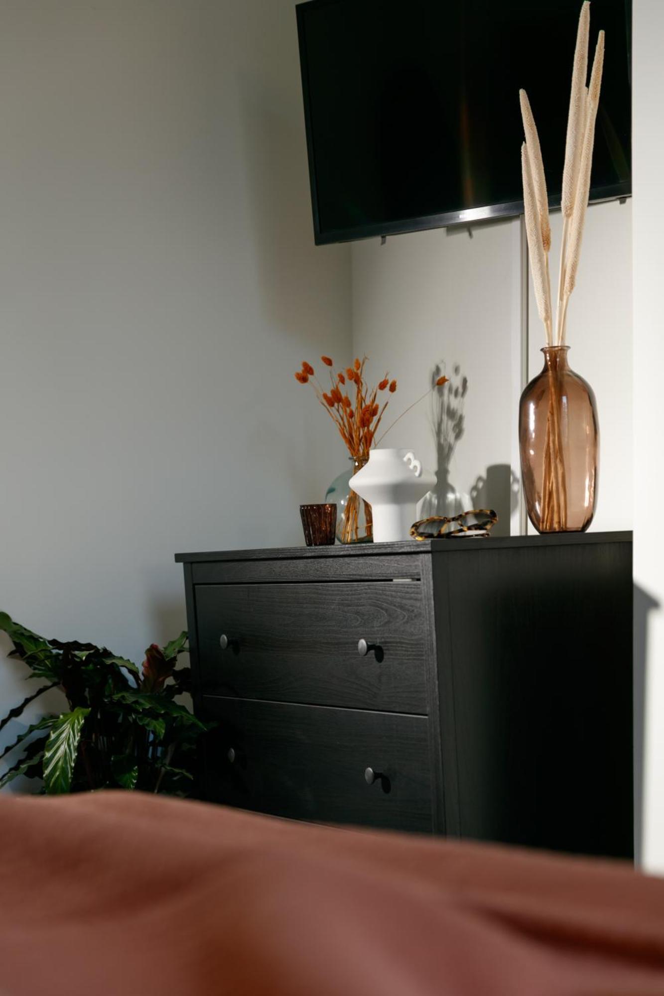 New Luxury For 2024 - Central Plymouth House - Sleeps 10 - Access To Plymouth Town - Close To The Barbican - Pets Welcome - Parking Available - By Luxe Living By Sophia 外观 照片