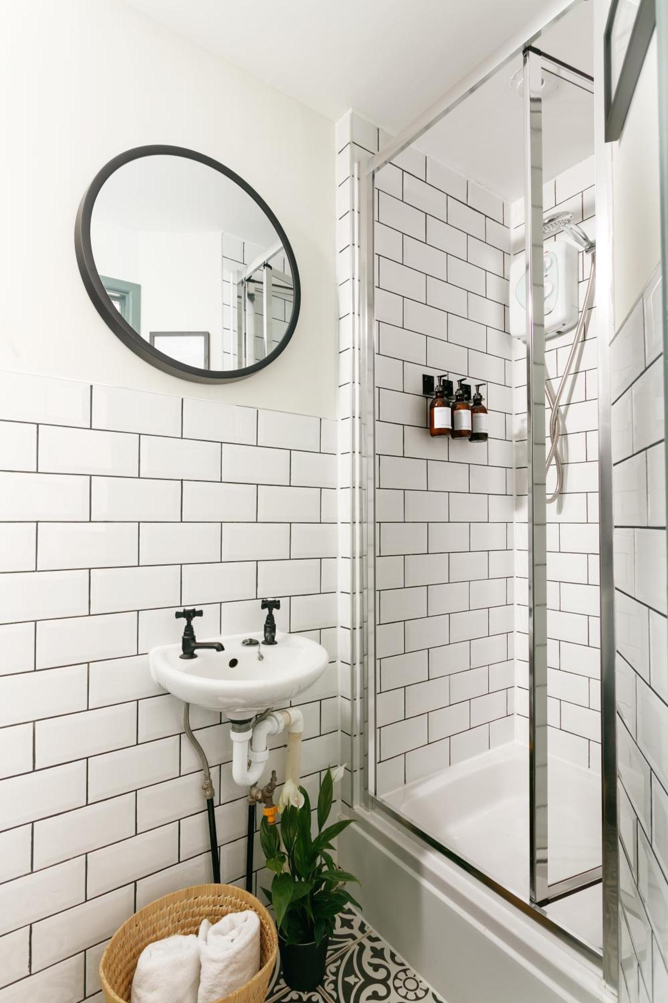 New Luxury For 2024 - Central Plymouth House - Sleeps 10 - Access To Plymouth Town - Close To The Barbican - Pets Welcome - Parking Available - By Luxe Living By Sophia 外观 照片