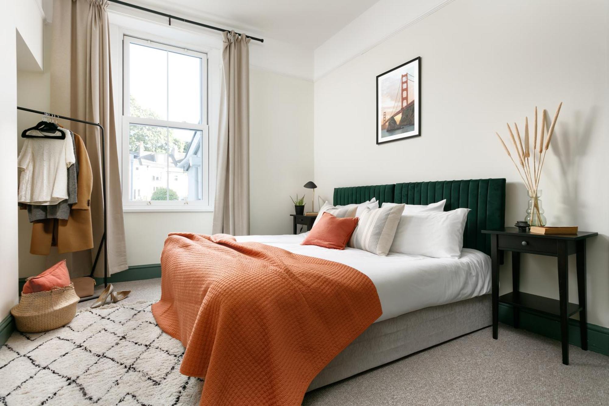 New Luxury For 2024 - Central Plymouth House - Sleeps 10 - Access To Plymouth Town - Close To The Barbican - Pets Welcome - Parking Available - By Luxe Living By Sophia 外观 照片