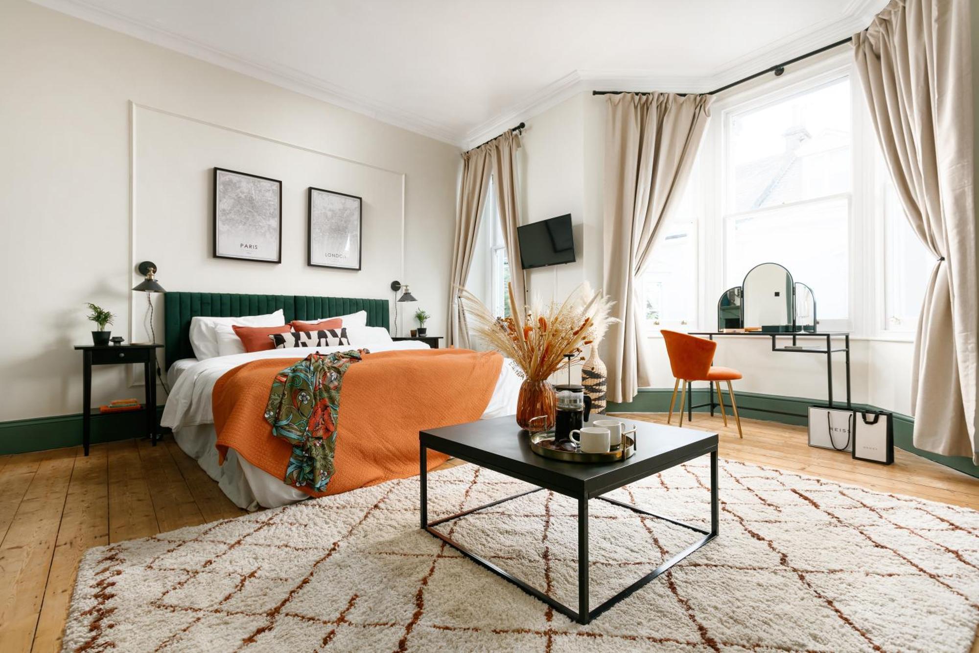 New Luxury For 2024 - Central Plymouth House - Sleeps 10 - Access To Plymouth Town - Close To The Barbican - Pets Welcome - Parking Available - By Luxe Living By Sophia 外观 照片